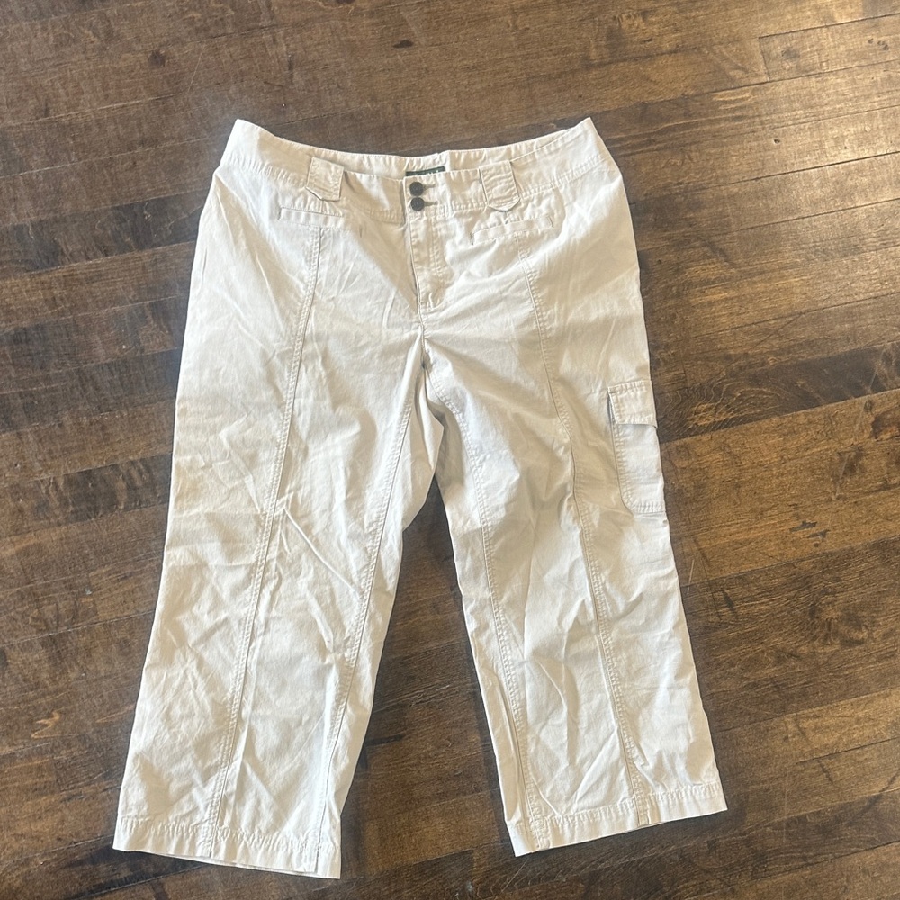 Eddie Bauer Women’s Cream Beige Cropped Capri Cargo Khaki Pants Size 14